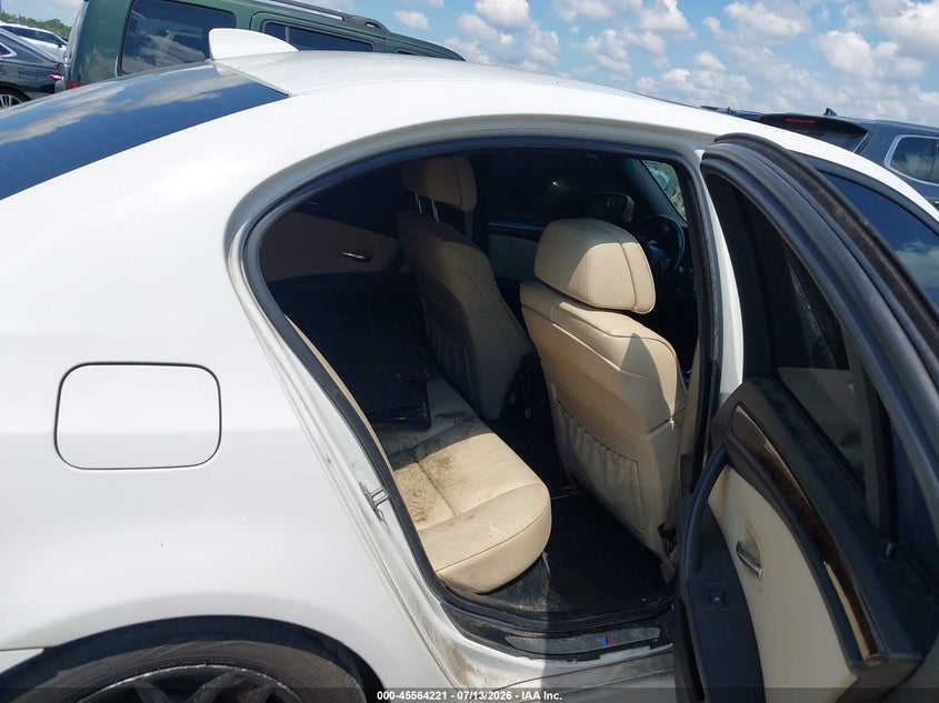 2010 BMW 5 series VIN WBANW1C5XAC167139 IAAI salvage auction — NORMAL WEAR, Clear (Arkansas), sold $150 on 2026-07-22 (photo 8)