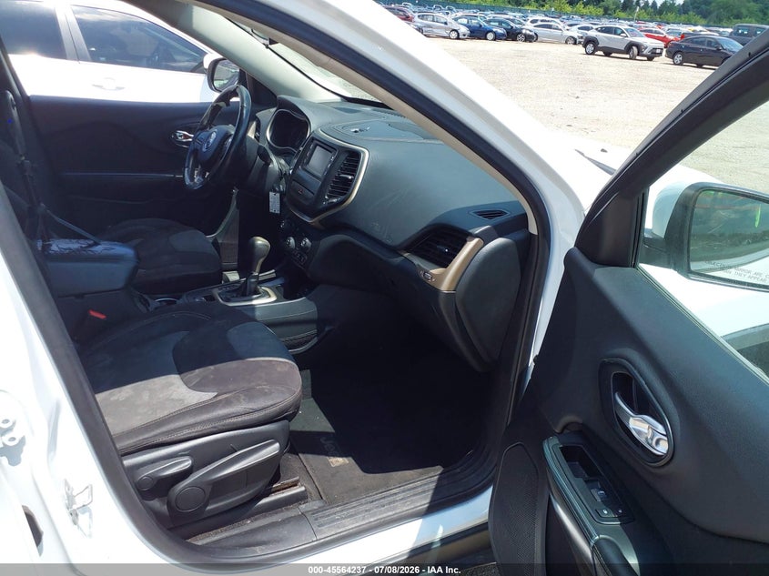 2014 Jeep Cherokee VIN 1C4PJMCS7EW179982 IAAI salvage auction — NORMAL WEAR, Clear (Wisconsin), sold $1,050 on 2026-07-25 (photo 5)