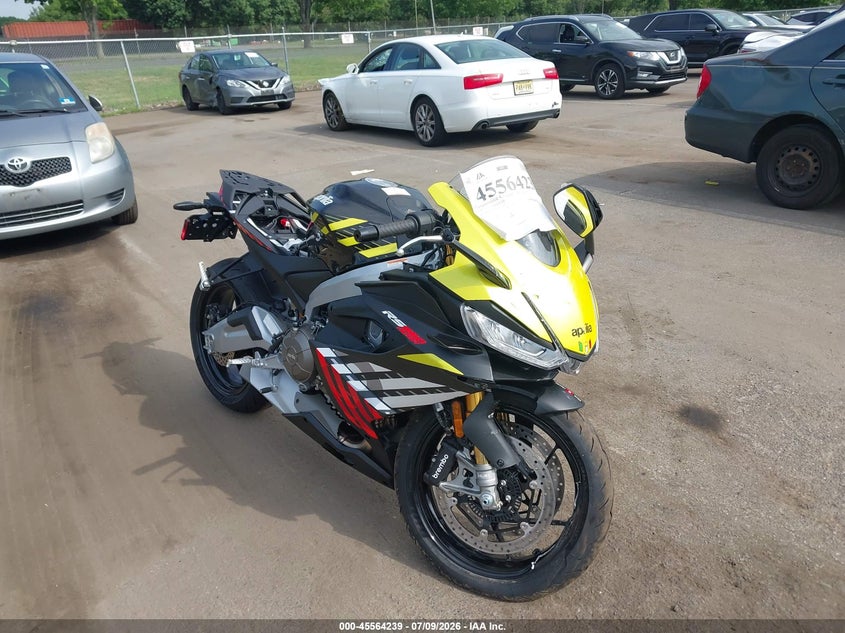 2027 Aprilia VIN ZD4XGUB07VS000561 — IAAI salvage auction photo