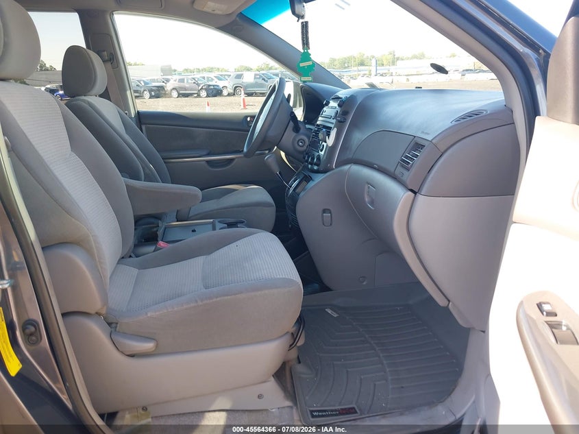 2007 Toyota Sienna VIN 5TDZK23C07S083746 IAAI salvage auction — NORMAL WEAR, Clear (New York), sold $2,200 on 2026-07-14 (photo 5)