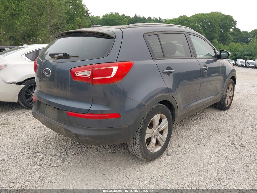 2012 Kia Sportage VIN KNDPB3A21C7263328 IAAI salvage auction — NORMAL WEAR, Clear (Massachusetts), sold $50 on 2026-07-21 (photo 4)