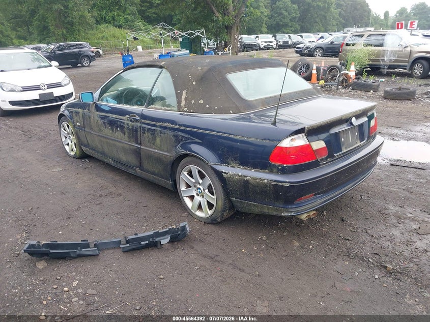 2003 BMW 3 series VIN WBABS33433PG92530 IAAI salvage auction — NORMAL WEAR, Clear (New York), sold $950 on 2026-07-14 (photo 3)