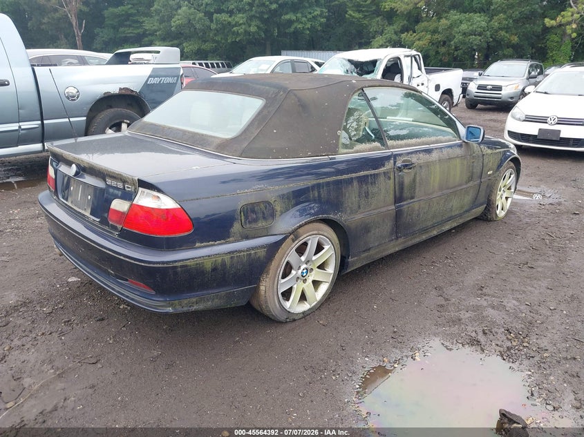 2003 BMW 3 series VIN WBABS33433PG92530 IAAI salvage auction — NORMAL WEAR, Clear (New York), sold $950 on 2026-07-14 (photo 4)