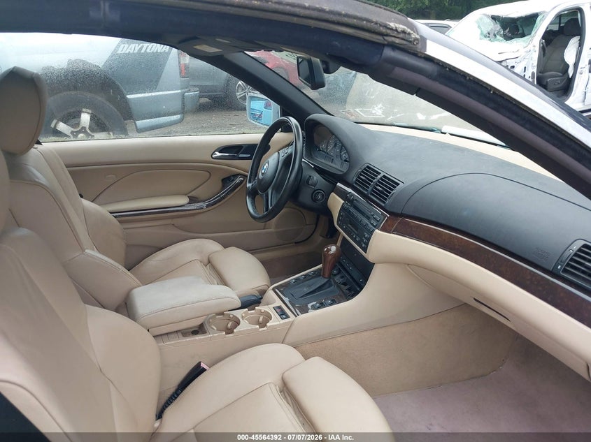 2003 BMW 3 series VIN WBABS33433PG92530 IAAI salvage auction — NORMAL WEAR, Clear (New York), sold $950 on 2026-07-14 (photo 5)