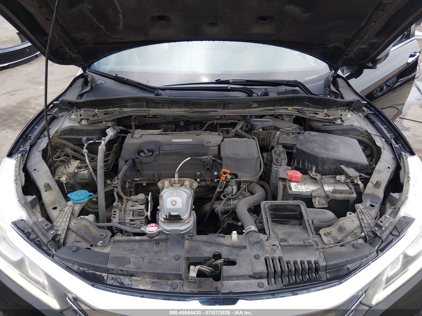 2017 Honda Accord VIN 1HGCR2F17HA090530 IAAI salvage auction — SIDE, Salvage Title, sold $3,850 on 2026-08-01 (photo 9)