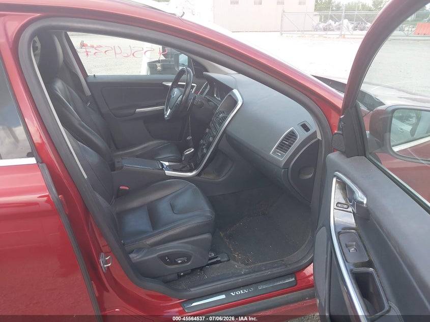 2015 Volvo Xc60 VIN YV4902RCXF2612118 IAAI salvage auction — NORMAL WEAR, Salvage Title, sold $2,275 on 2026-07-14 (photo 5)