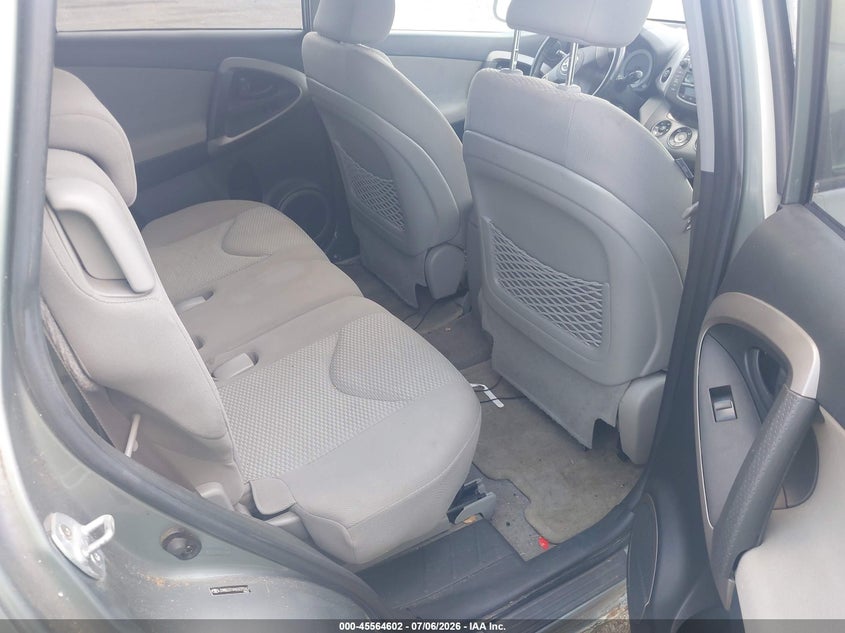 2006 Toyota Rav4 VIN JTMBD31V465025567 IAAI salvage auction — NORMAL WEAR, Clear (Virginia), sold $300 on 2026-07-28 (photo 8)