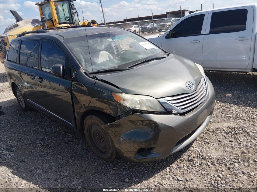 2012 Toyota Sienna VIN 5TDYK3DC1CS240212 IAAI salvage auction — SIDE, Salvage Title, sold $3,650 on 2026-08-01 (photo 1)