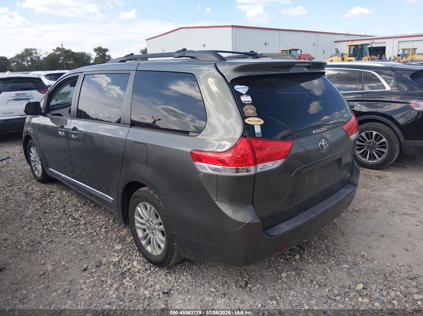 2012 Toyota Sienna VIN 5TDYK3DC1CS240212 IAAI salvage auction — SIDE, Salvage Title, sold $3,650 on 2026-08-01 (photo 3)