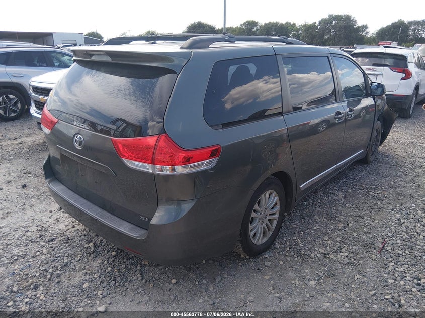 2012 Toyota Sienna VIN 5TDYK3DC1CS240212 IAAI salvage auction — SIDE, Salvage Title, sold $3,650 on 2026-08-01 (photo 4)