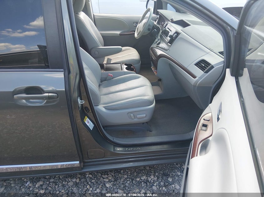 2012 Toyota Sienna VIN 5TDYK3DC1CS240212 IAAI salvage auction — SIDE, Salvage Title, sold $3,650 on 2026-08-01 (photo 5)