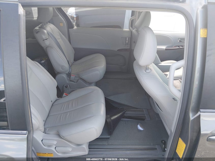 2012 Toyota Sienna VIN 5TDYK3DC1CS240212 IAAI salvage auction — SIDE, Salvage Title, sold $3,650 on 2026-08-01 (photo 8)