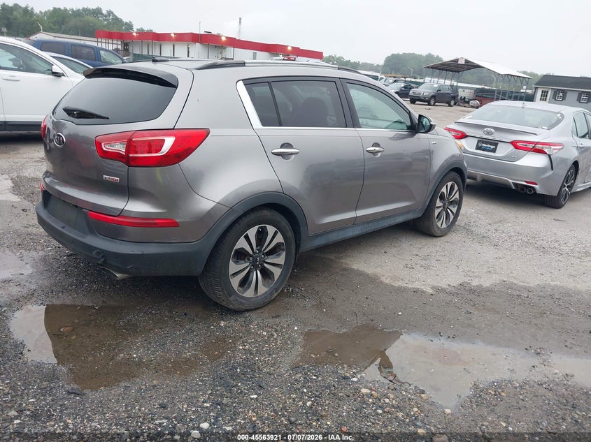 2011 Kia Sportage VIN KNDPCCA64B7168535 IAAI salvage auction — NORMAL WEAR, Clear (Maryland), sold $800 on 2026-07-23 (photo 4)