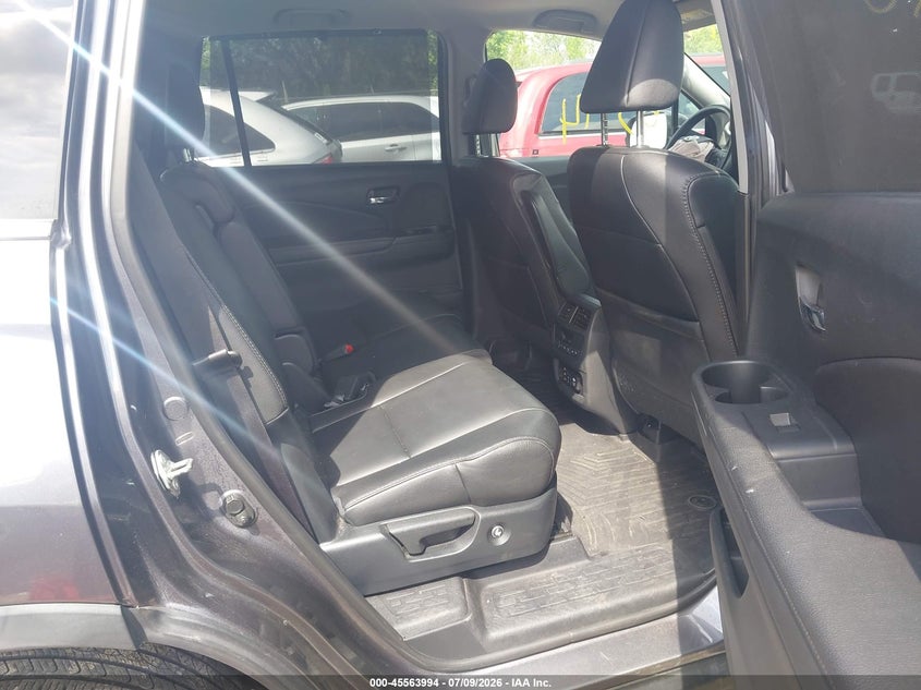 2017 Honda Pilot VIN 5FNYF6H8XHB007095 IAAI salvage auction — FRONT END, Clear (Wisconsin), sold $7,800 on 2026-07-31 (photo 8)