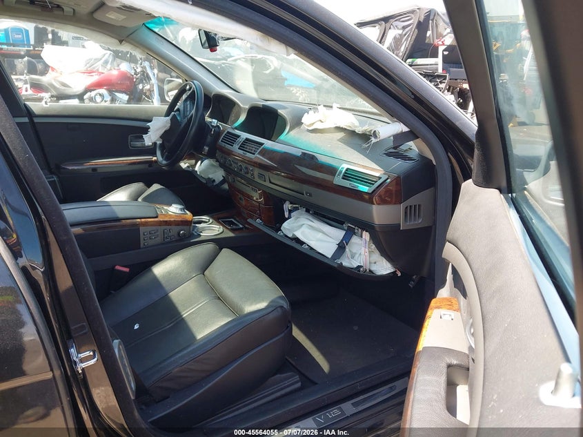 2005 BMW 7 series VIN WBAGN83525DK11252 IAAI salvage auction — FRONT & REAR, Clear (Oregon), sold $500 on 2026-07-14 (photo 5)