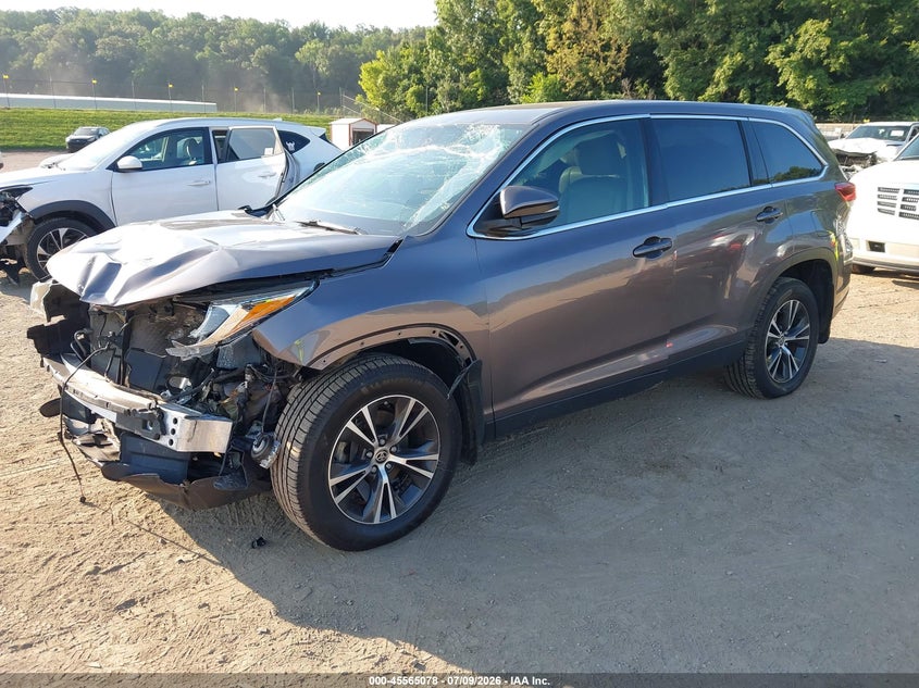 2019 Toyota Highlander VIN 5TDBZRFH1KS744738 IAAI salvage auction — FRONT END, Salvage (Tennessee), sold $3,350 on 2026-07-22 (photo 2)