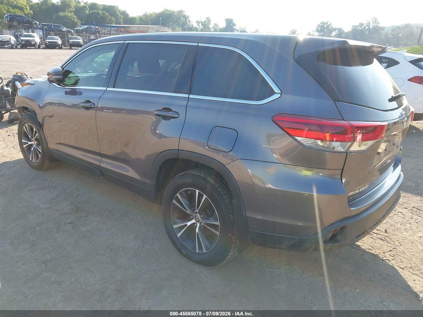 2019 Toyota Highlander VIN 5TDBZRFH1KS744738 IAAI salvage auction — FRONT END, Salvage (Tennessee), sold $3,350 on 2026-07-22 (photo 3)