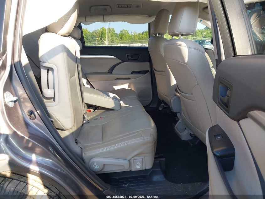 2019 Toyota Highlander VIN 5TDBZRFH1KS744738 IAAI salvage auction — FRONT END, Salvage (Tennessee), sold $3,350 on 2026-07-22 (photo 8)