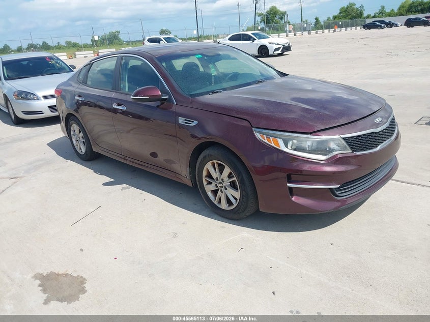 2018 Kia Optima VIN 5XXGT4L38JG221400 IAAI salvage auction — NORMAL WEAR, Salvage Title, sold $2,625 on 2026-07-10 (photo 1)