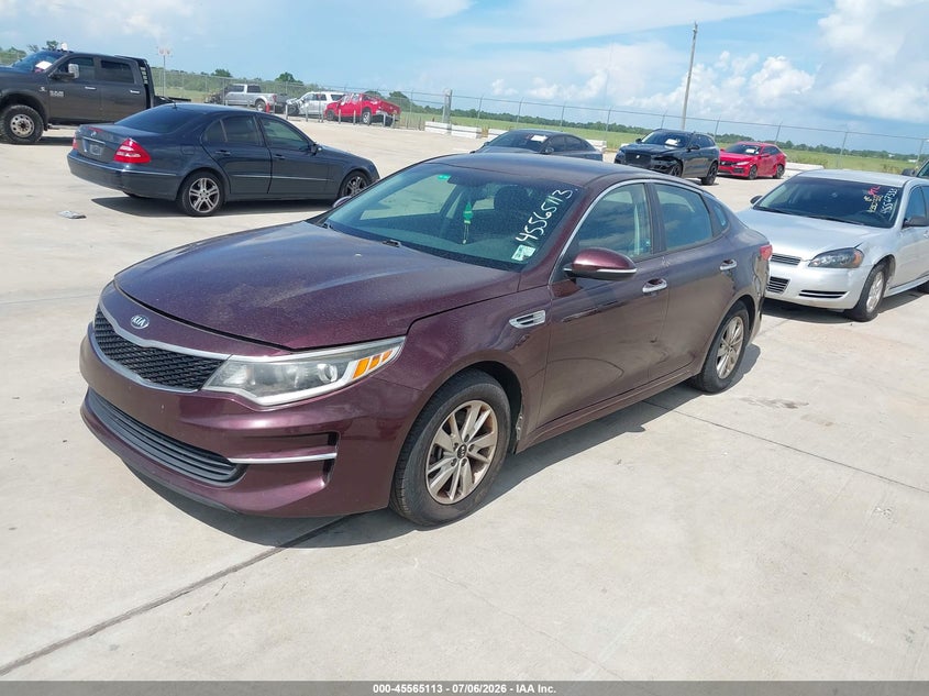 2018 Kia Optima VIN 5XXGT4L38JG221400 IAAI salvage auction — NORMAL WEAR, Salvage Title, sold $2,625 on 2026-07-10 (photo 2)