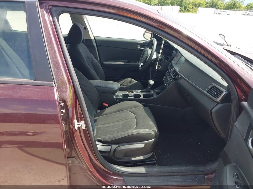 2018 Kia Optima VIN 5XXGT4L38JG221400 IAAI salvage auction — NORMAL WEAR, Salvage Title, sold $2,625 on 2026-07-10 (photo 5)