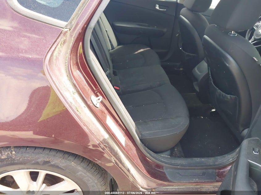 2018 Kia Optima VIN 5XXGT4L38JG221400 IAAI salvage auction — NORMAL WEAR, Salvage Title, sold $2,625 on 2026-07-10 (photo 8)