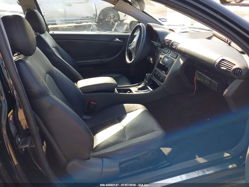 2003 Mercedes-benz C class VIN WDBRN64J73A503620 IAAI salvage auction — LEFT FRONT, Salvage (Texas), sold $350 on 2026-08-04 (photo 5)