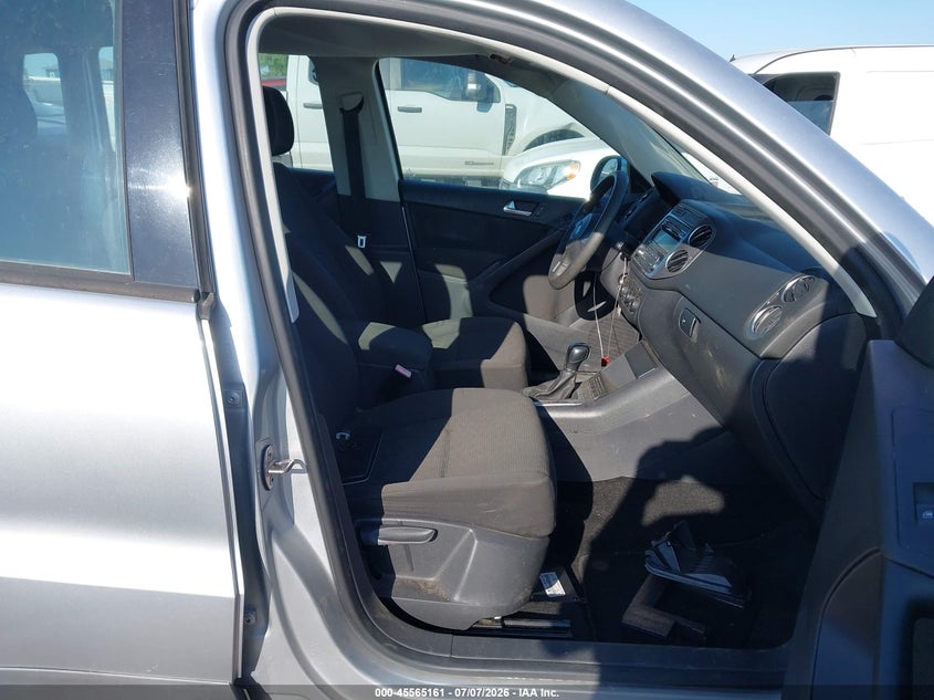 2012 Volkswagen Tiguan VIN WVGAV7AX4CW525781 IAAI salvage auction — NORMAL WEAR, Original (Texas), sold $475 on 2026-07-08 (photo 5)