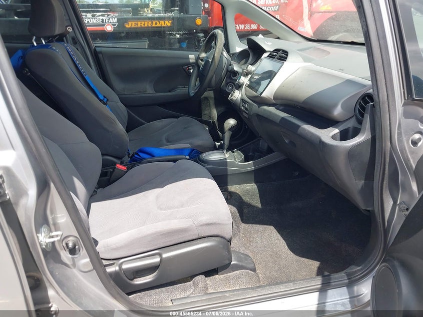 2009 Honda Fit VIN JHMGE88269S022394 IAAI salvage auction — NORMAL WEAR, Clear (Florida), sold $475 on 2026-07-29 (photo 5)