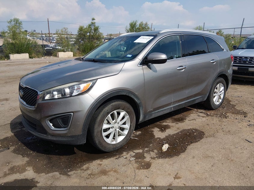 2017 Kia Sorento VIN 5XYPGDA32HG189430 IAAI salvage auction — NORMAL WEAR, Clear (Texas), sold $2,500 on 2026-07-13 (photo 2)