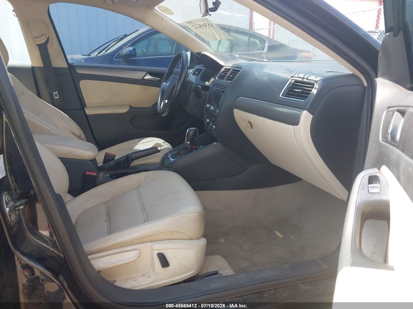 2013 Volkswagen Jetta VIN 3VWLL7AJ7DM391457 IAAI salvage auction — NORMAL WEAR, Clear (Mississippi), sold $750 on 2026-08-03 (photo 5)