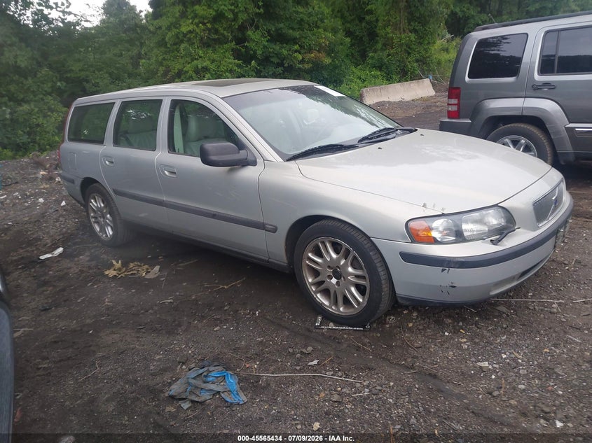 2001 Volvo V70 VIN YV1SW53D212101463 IAAI salvage auction — NORMAL WEAR, Clear (New York), sold $425 on 2026-07-28 (photo 1)