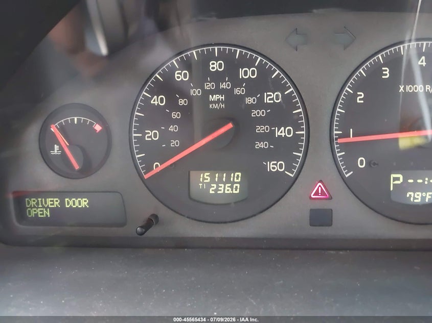 2001 Volvo V70 VIN YV1SW53D212101463 IAAI salvage auction — NORMAL WEAR, Clear (New York), sold $425 on 2026-07-28 (photo 7)