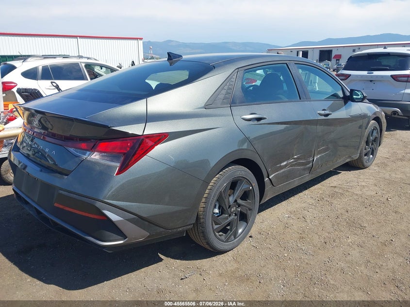 2026 Hyundai Elantra VIN KMHLM4DG5TU233865 IAAI salvage auction — SIDE, Salvage Title, sold $9,900 on 2026-07-18 (photo 4)