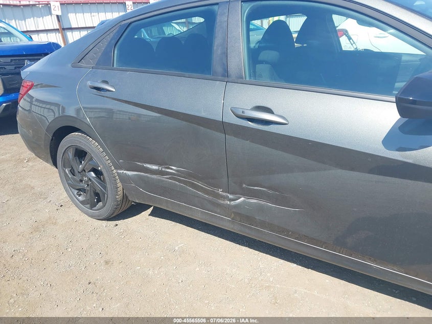 2026 Hyundai Elantra VIN KMHLM4DG5TU233865 IAAI salvage auction — SIDE, Salvage Title, sold $9,900 on 2026-07-18 (photo 6)