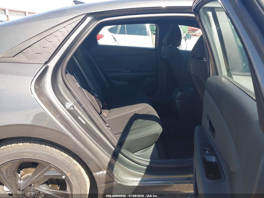 2026 Hyundai Elantra VIN KMHLM4DG5TU233865 IAAI salvage auction — SIDE, Salvage Title, sold $9,900 on 2026-07-18 (photo 8)