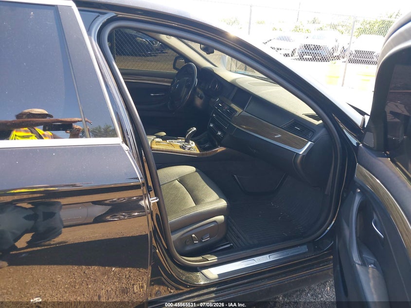 2014 BMW 5 series VIN WBA5B3C56ED537350 IAAI salvage auction — NORMAL WEAR, Clear (New Jersey), sold $900 on 2026-07-29 (photo 5)