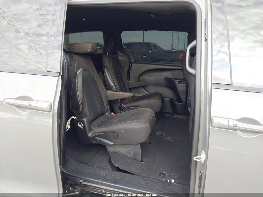 2020 Chrysler Pacifica VIN 2C4RC1FG0LR249711 IAAI salvage auction — FRONT END, Salvage Title, sold $5,400 on 2026-08-31 (photo 8)
