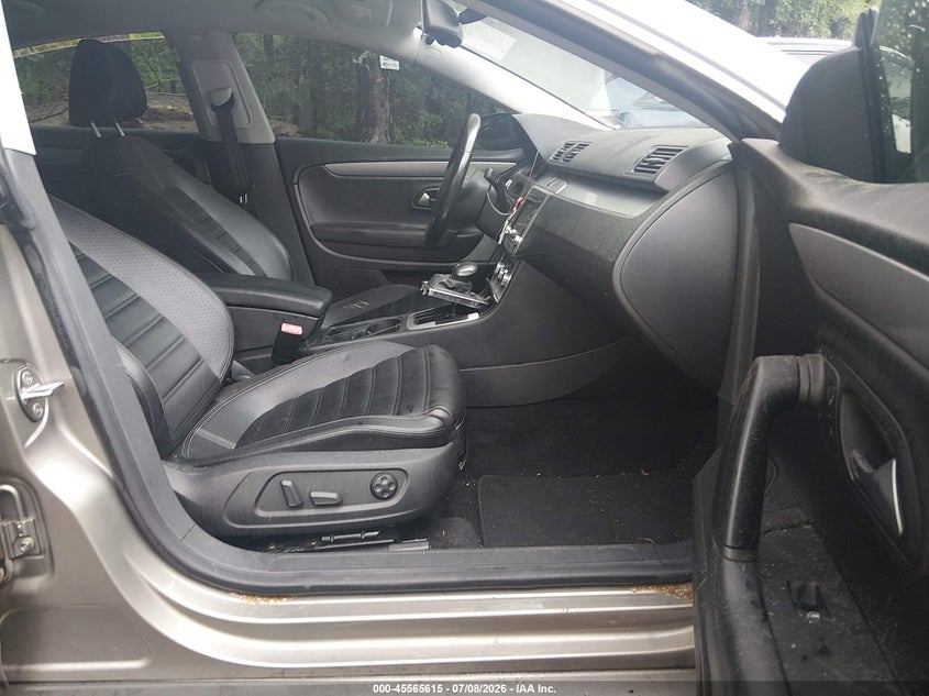 2010 Volkswagen Cc VIN WVWMP7AN7AE555757 IAAI salvage auction — NORMAL WEAR, Clear (Virginia), sold $175 on 2026-07-21 (photo 5)