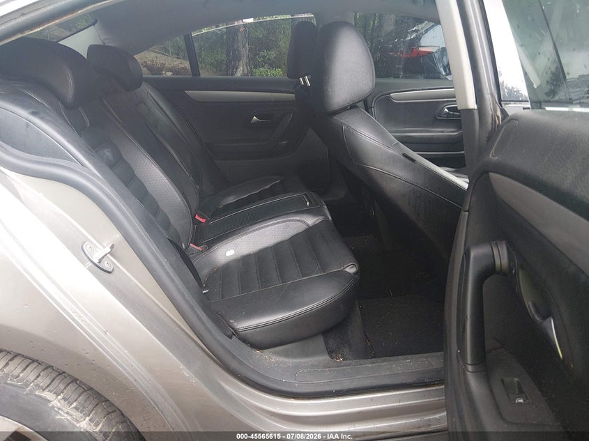 2010 Volkswagen Cc VIN WVWMP7AN7AE555757 IAAI salvage auction — NORMAL WEAR, Clear (Virginia), sold $175 on 2026-07-21 (photo 8)