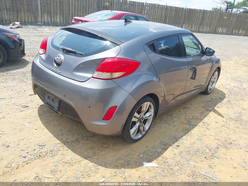 2013 Hyundai Veloster VIN KMHTC6AD2DU151750 IAAI salvage auction — NORMAL WEAR, Clear (Virginia), sold $675 on 2026-07-27 (photo 4)