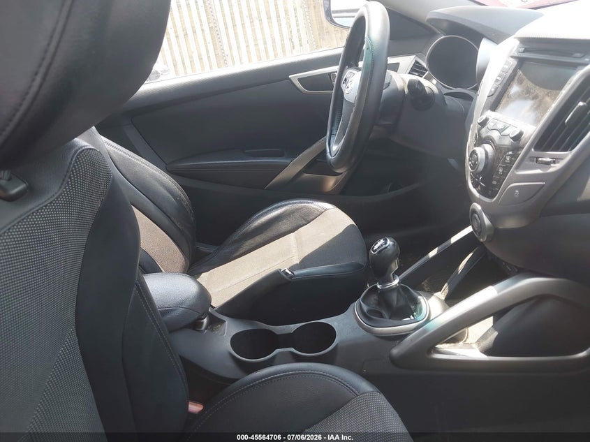 2013 Hyundai Veloster VIN KMHTC6AD2DU151750 IAAI salvage auction — NORMAL WEAR, Clear (Virginia), sold $675 on 2026-07-27 (photo 5)
