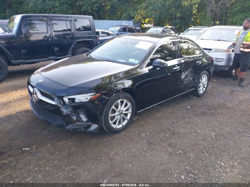 2019 Mercedes-benz A-klasse VIN WDD3G4EB5KW003119 IAAI salvage auction — LEFT SIDE, Salvage Title, sold $6,375 on 2026-07-28 (photo 2)