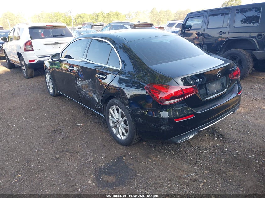 2019 Mercedes-benz A-klasse VIN WDD3G4EB5KW003119 IAAI salvage auction — LEFT SIDE, Salvage Title, sold $6,375 on 2026-07-28 (photo 3)