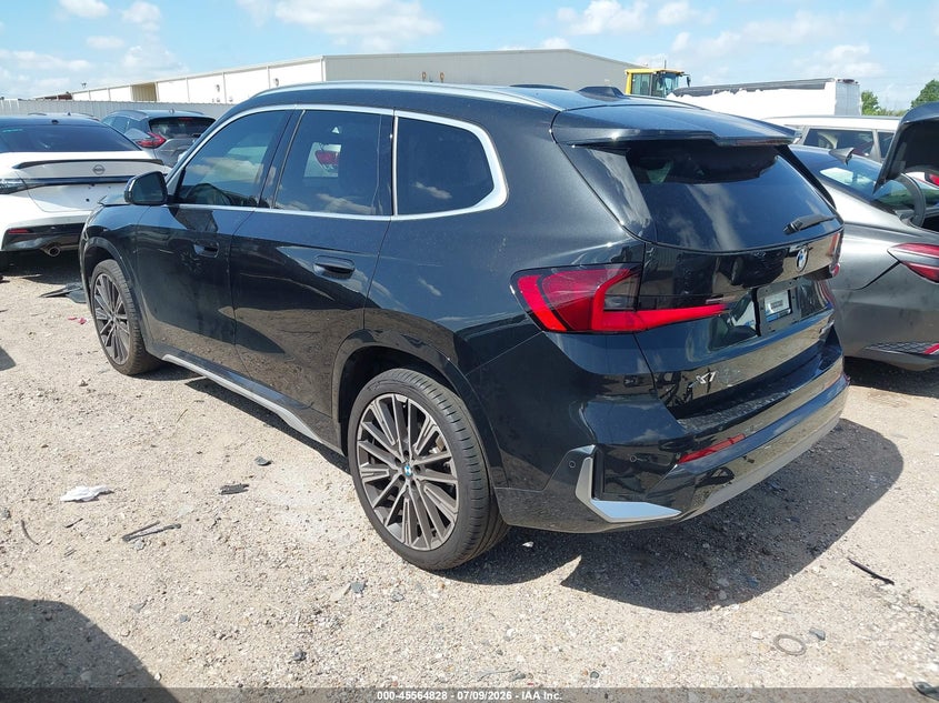 2025 BMW X1 VIN WBX73EF01S5149374 IAAI salvage auction — SIDE, Salvage Title, sold $18,000 on 2026-08-24 (photo 3)
