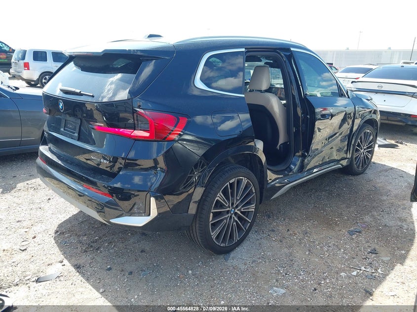 2025 BMW X1 VIN WBX73EF01S5149374 IAAI salvage auction — SIDE, Salvage Title, sold $18,000 on 2026-08-24 (photo 4)