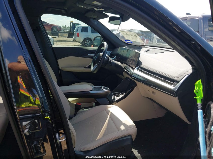 2025 BMW X1 VIN WBX73EF01S5149374 IAAI salvage auction — SIDE, Salvage Title, sold $18,000 on 2026-08-24 (photo 5)