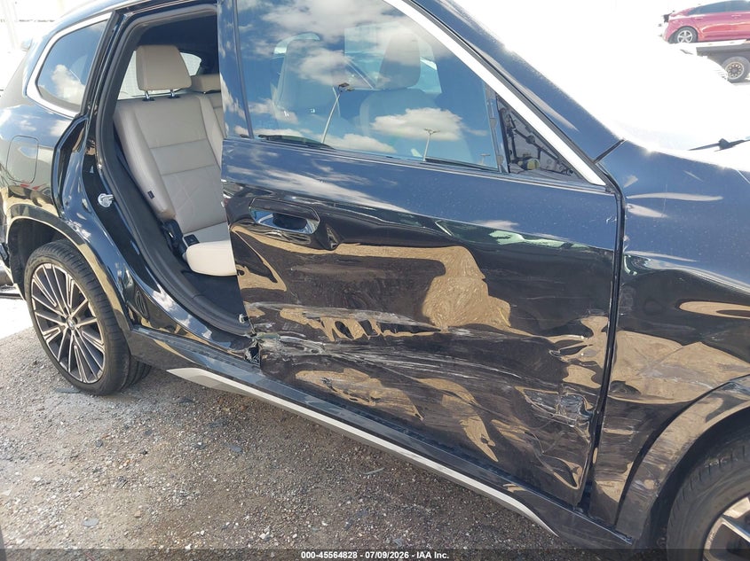 2025 BMW X1 VIN WBX73EF01S5149374 IAAI salvage auction — SIDE, Salvage Title, sold $18,000 on 2026-08-24 (photo 6)