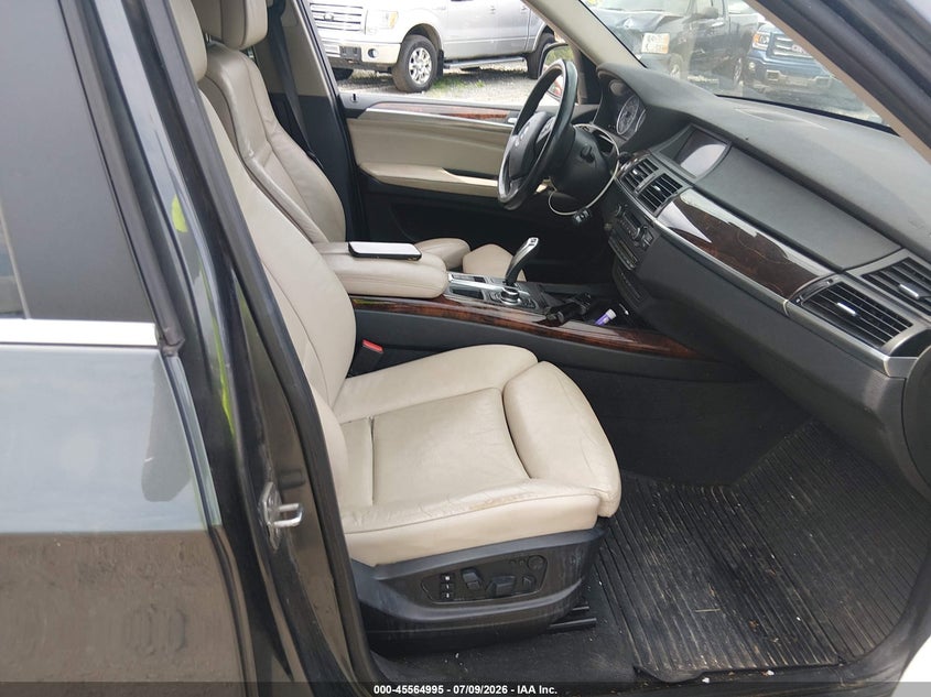 2013 BMW X5 VIN 5UXZV4C57D0E08266 IAAI salvage auction — NORMAL WEAR, Regular Certificate (Iowa), sold $475 on 2026-07-29 (photo 5)