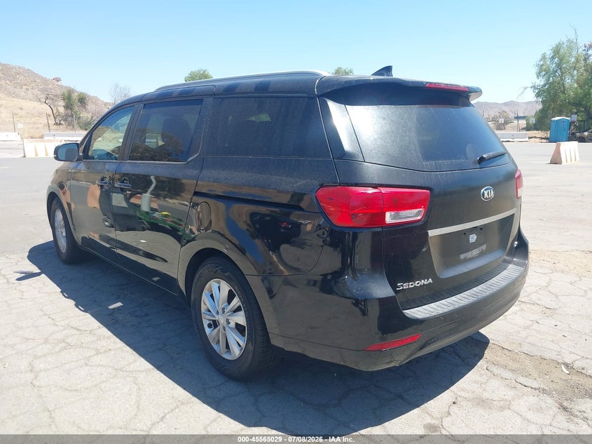 2017 Kia SEDONA VIN KNDMB5C14H6324929 IAAI salvage auction — NORMAL WEAR, Clear - Dealer Only (California), sold $900 on 2026-07-28 (photo 3)